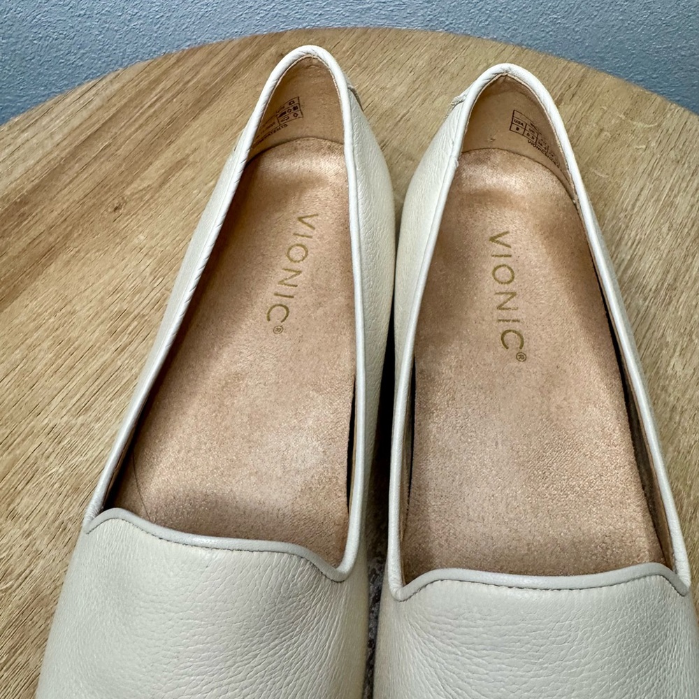Vionic Willa II Loafer - Picture 9 of 9